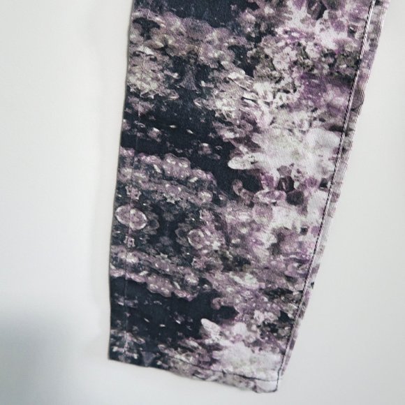 DKNY Crystal Print Multi Colored Jeggings 6 - Picture 5 of 10